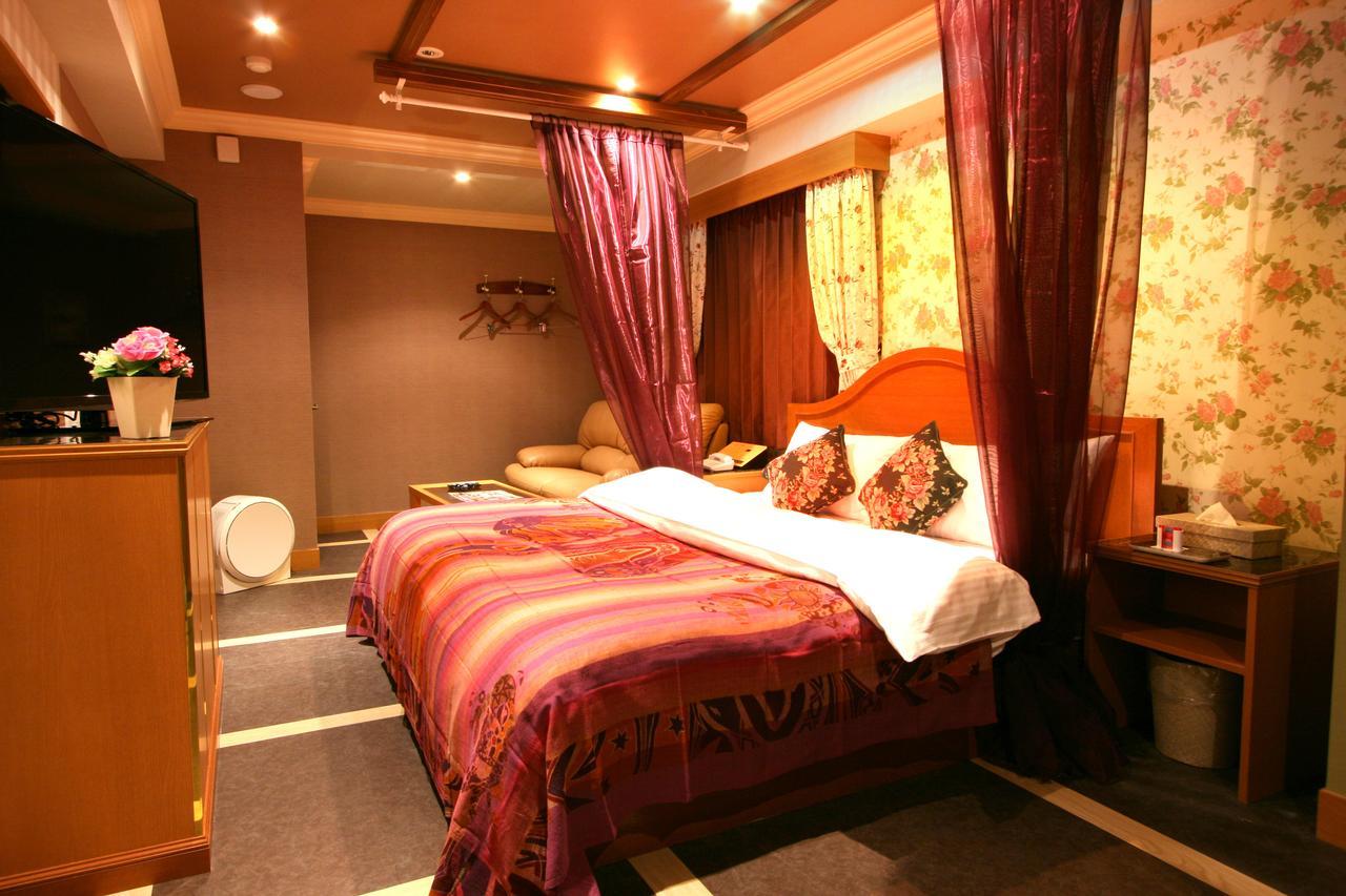 Hotel Aura Seki Inter (Adults Only) Kameyama Exterior foto